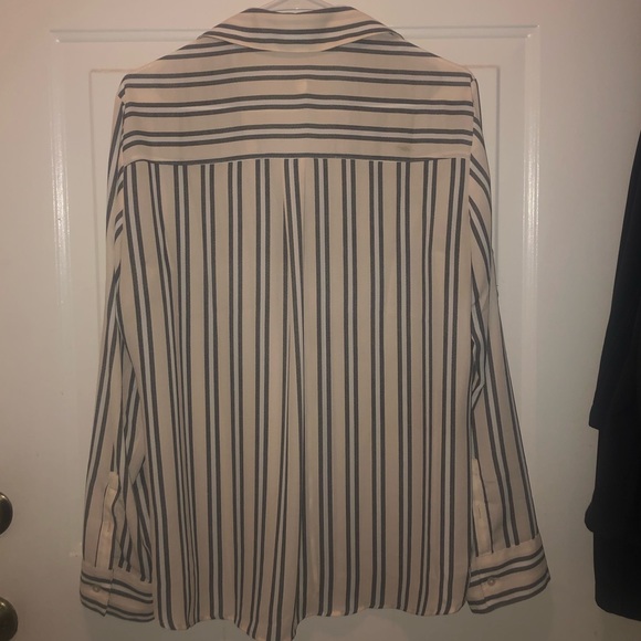 Express Blouse - Picture 4 of 4